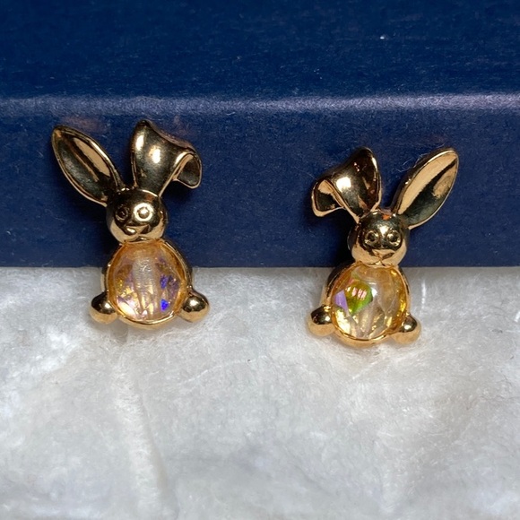 Avon Jewelry - 2/$20 VTG Avon Bunny Rabbit Clip-on Earrings w/ Aurora Borealis Crystal Belly